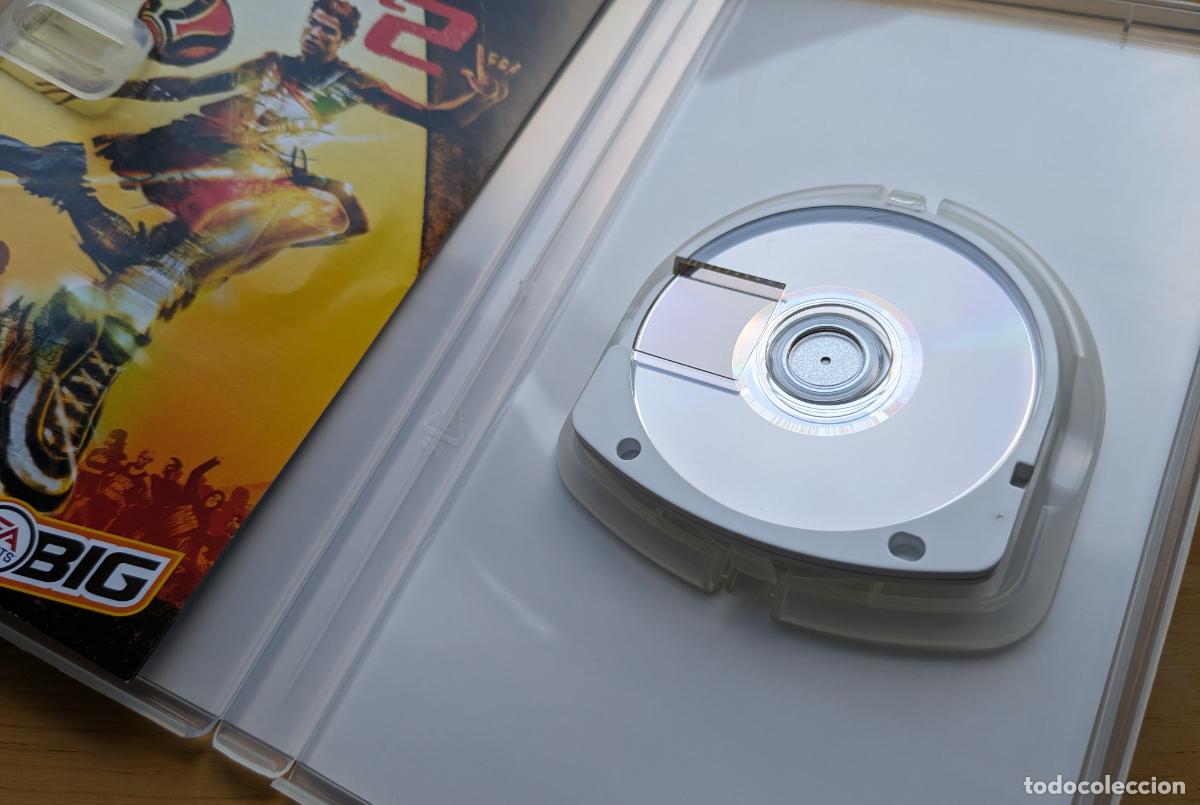 Videojuegos y consolas: FIFA STREET 2 - PSP ESSENTIALS - Foto 4