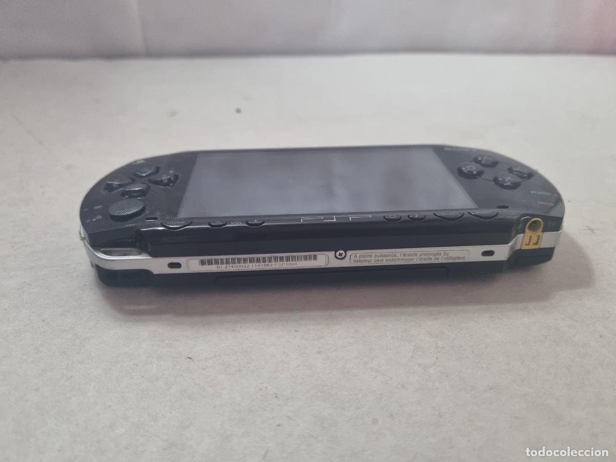 Videojuegos y consolas: Consola Sony PSP negra - Foto 2