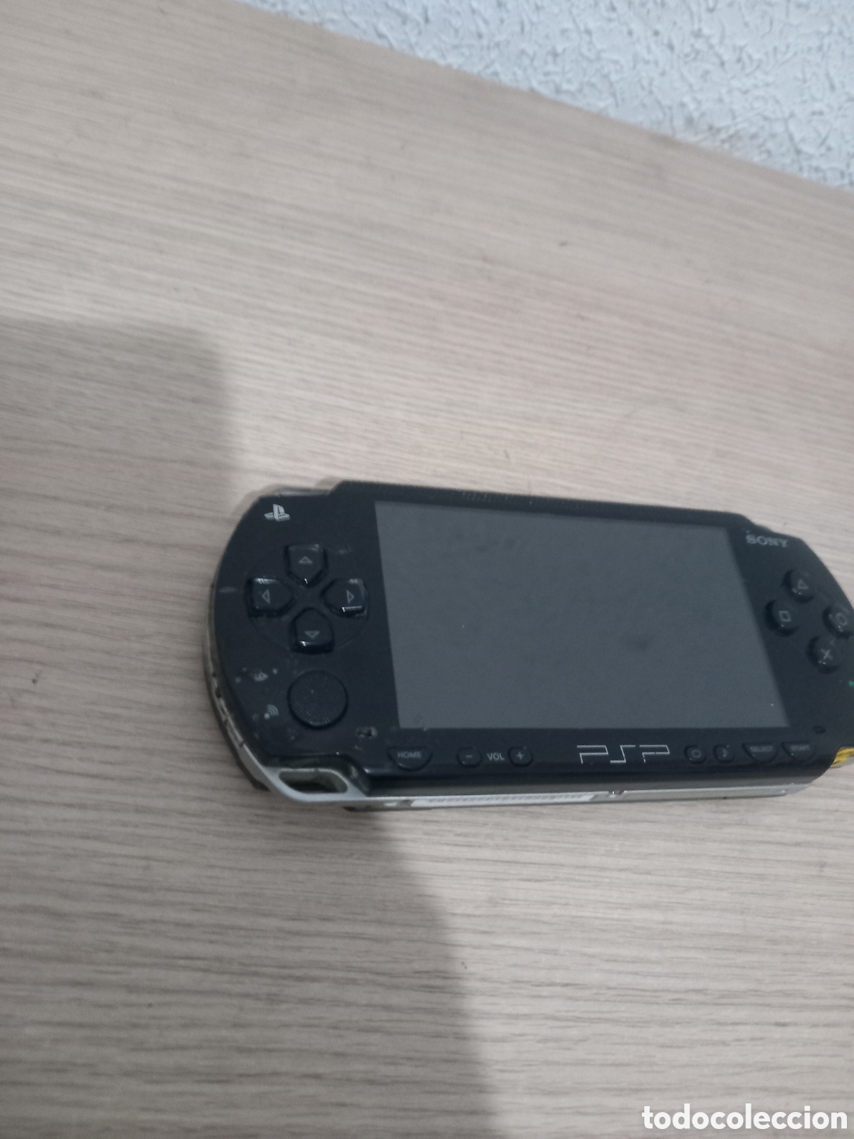 Videojuegos y Consolas: PSP FUNCIONA CON JUEGO Y TARJETA MEMORIA LE FALTA LA BATERIA Y LA TAPA DE BATERIA,,VER FOTOS