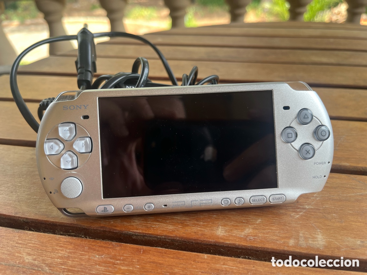 Videojuegos y Consolas: Sony PSP 3004 Plateada