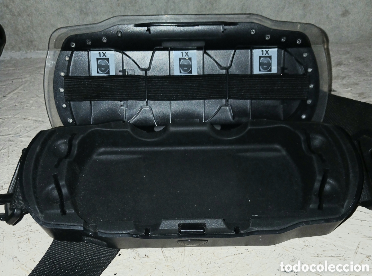 Videojuegos y consolas: Funda rigida estuche protector Logitech para consola Sony PSP - Foto 4