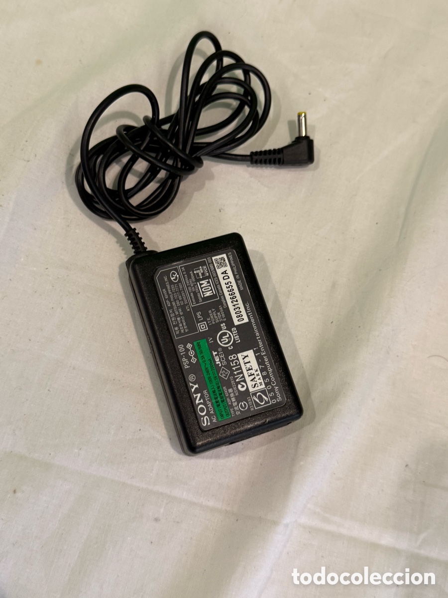 Videojuegos y consolas: Cargador Original Sony PSP-100 5V 2000mA &ndash; PlayStation Portable