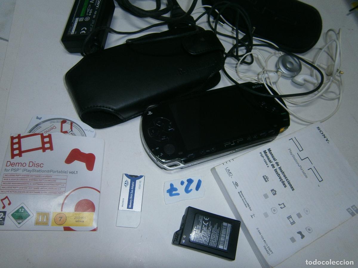 Videojuegos y consolas: ANTIGUO LOTE DE CONSOLA PSP 1004 CON MANUAL, JUEGOS Y ACCESORIOS DIVERSOS COMO NUEVA
