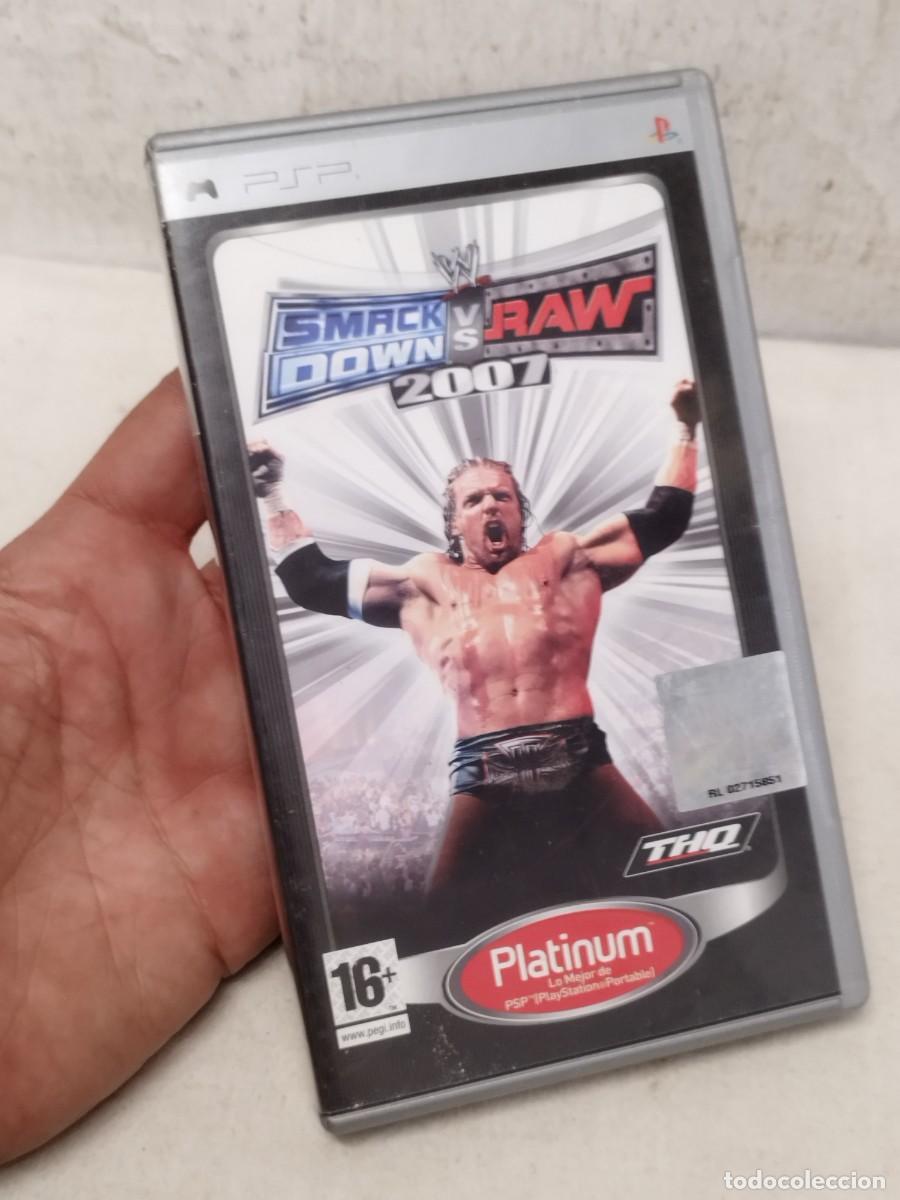 Videojuegos y consolas: Juego WWE SmackDown vs Raw 2007 PSP Edici&oacute;n Platinum. Playstation, Sony.