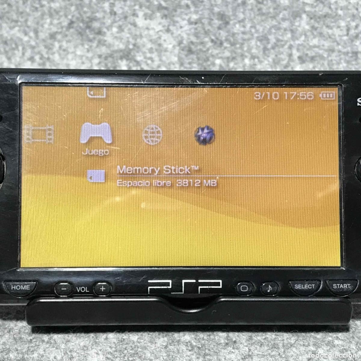 Videojuegos y consolas: CONSOLA SONY PSP 2004+4GB+AC - Foto 2