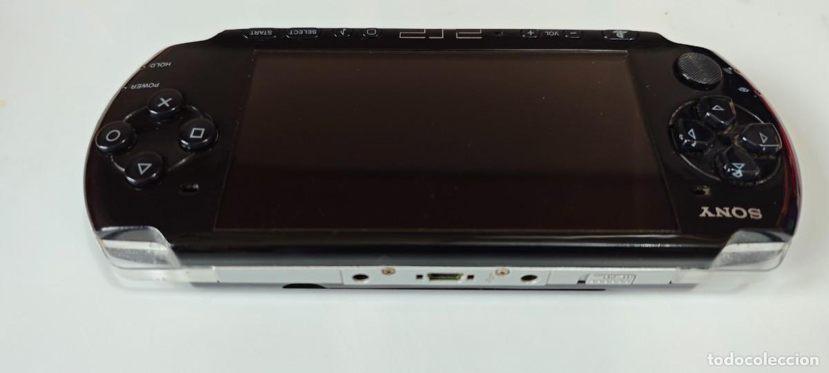 Videojuegos y consolas: Sony PSP 3004 Slim Negra - Foto 3