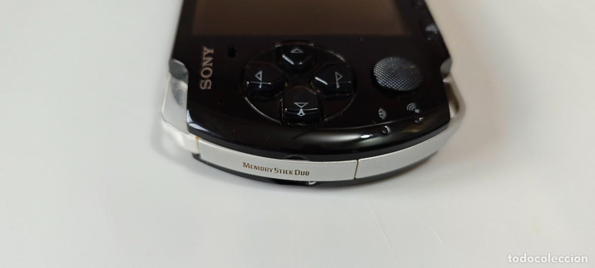Videojuegos y consolas: Sony PSP 3004 Slim Negra - Foto 5