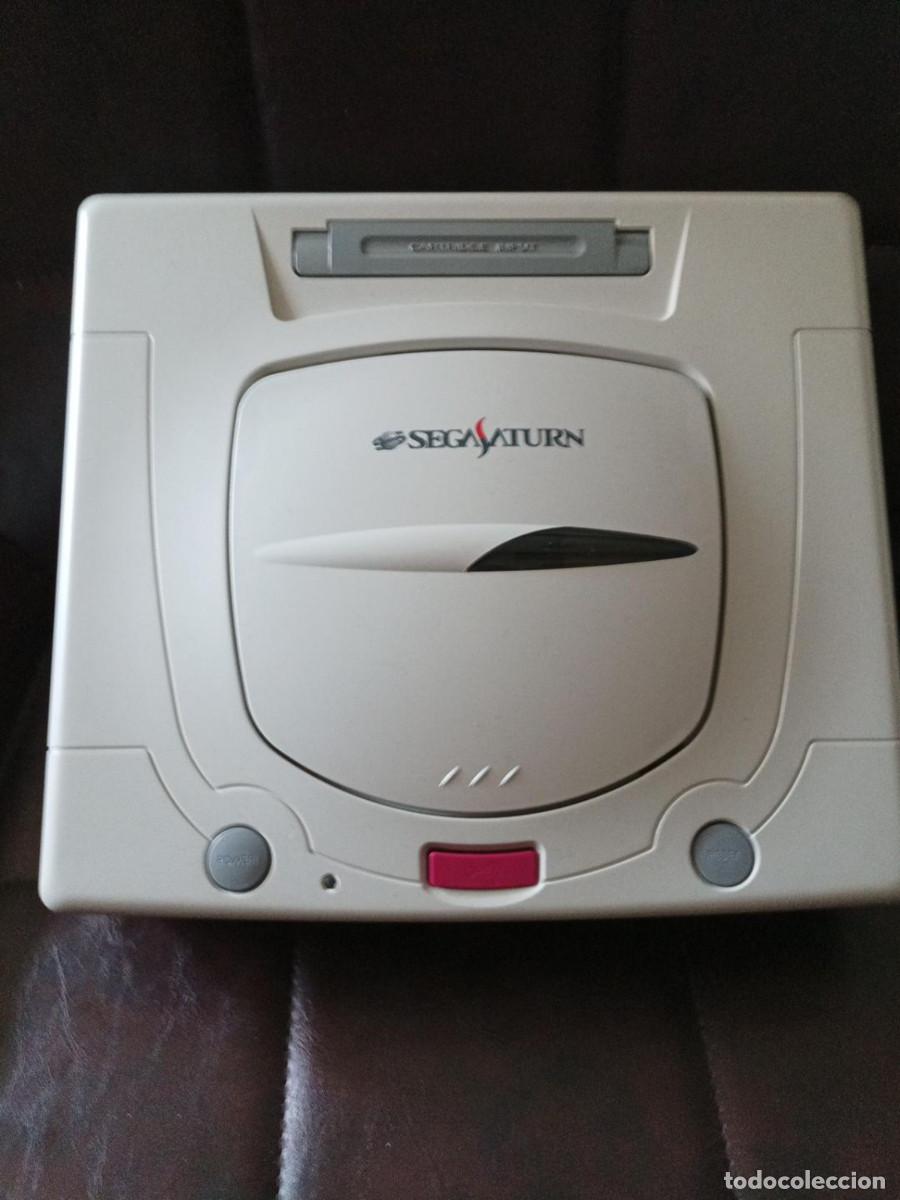 Videojuegos y consolas: Sega Saturn japonesa blanca HST-3220 con caja y mando