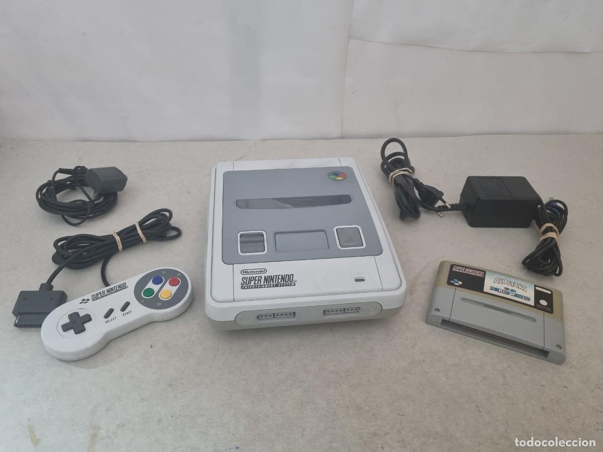 Videojuegos y Consolas: Consola S&uacute;per Nintendo con cables y mando funcionando