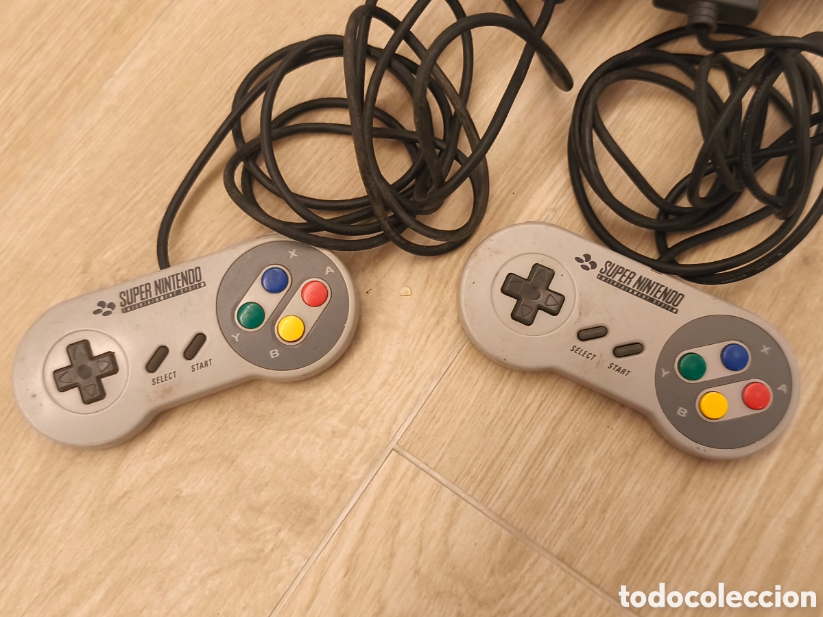 Videojuegos y consolas: Consola super Nintendo con mandos y cables - Foto 2