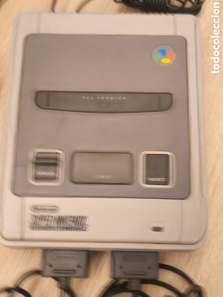Videojuegos y consolas: Consola super Nintendo con mandos y cables - Foto 3