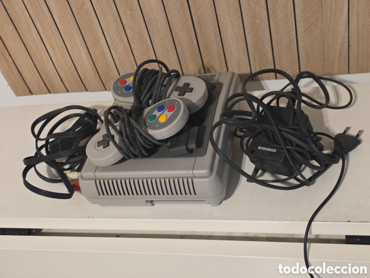 Videojuegos y consolas: super nintendo snes pal con 2 mandos y cables funcionando - Foto 2