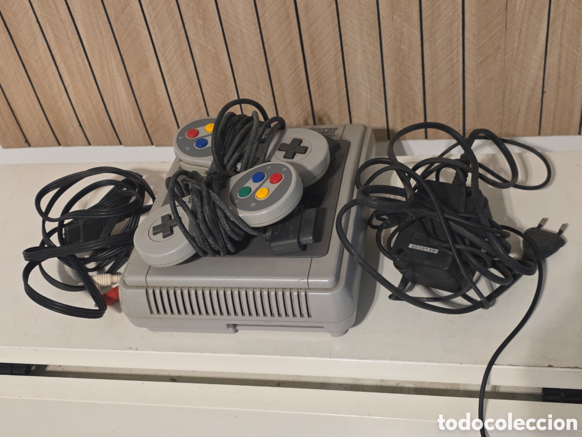Videojuegos y consolas: super nintendo snes pal con 2 mandos y cables funcionando - Foto 1