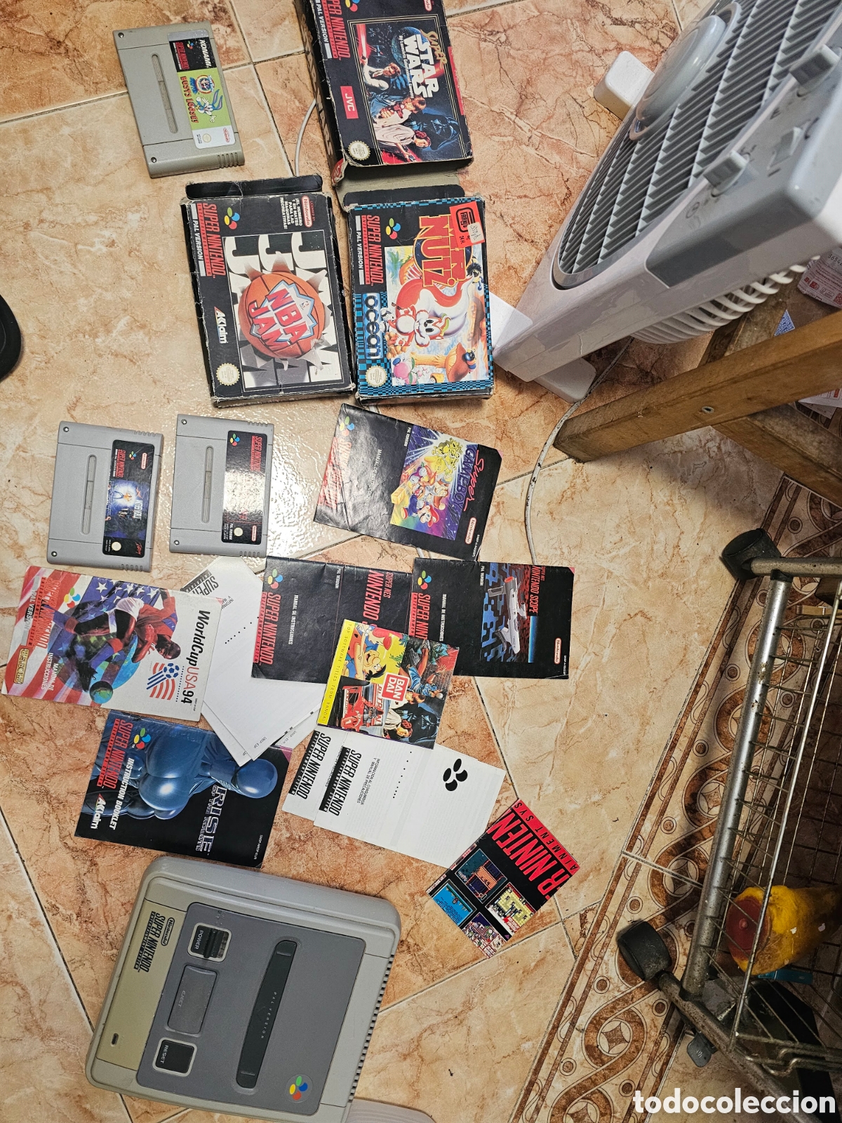 Videojuegos y consolas: Consola Super Nintendo con juegos y caja vac&iacute;as