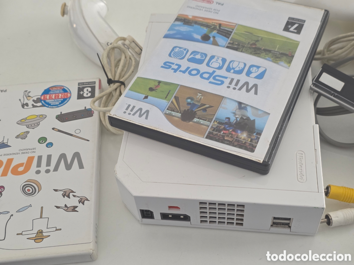 Videojuegos y consolas: nintendo wii + cables + 2 juegos - Foto 1