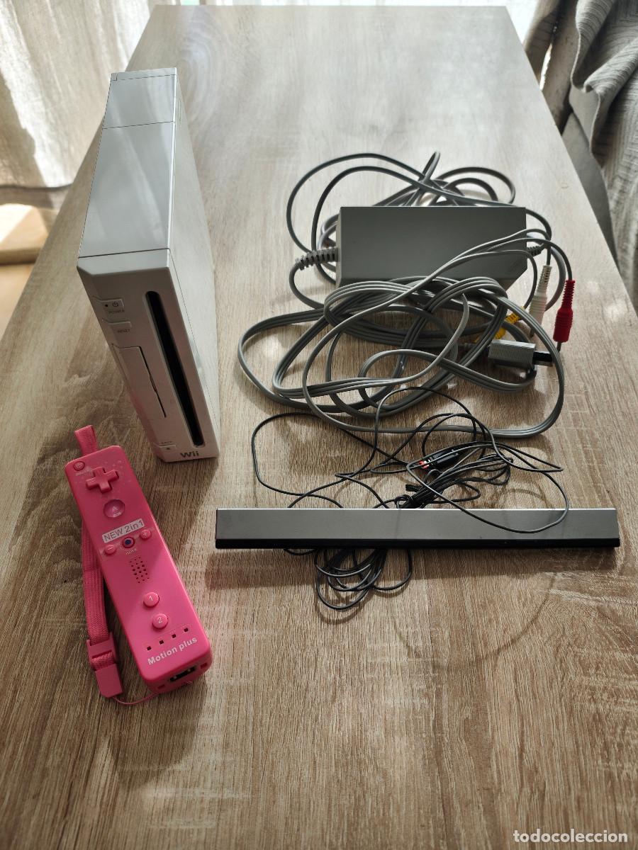 Videojuegos y Consolas: Nintendo Wii + Cables + Mando Rosa