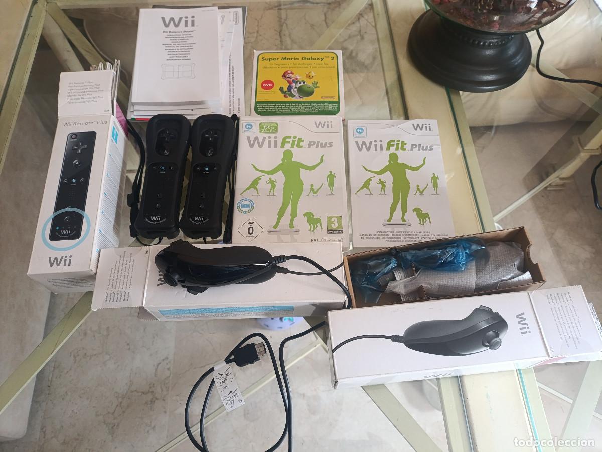 Videojuegos y consolas: LOTE NINTENDO Wii 2 NUNCHUK 2 MOTION JUEGO DOCUMENTACI&Oacute;N