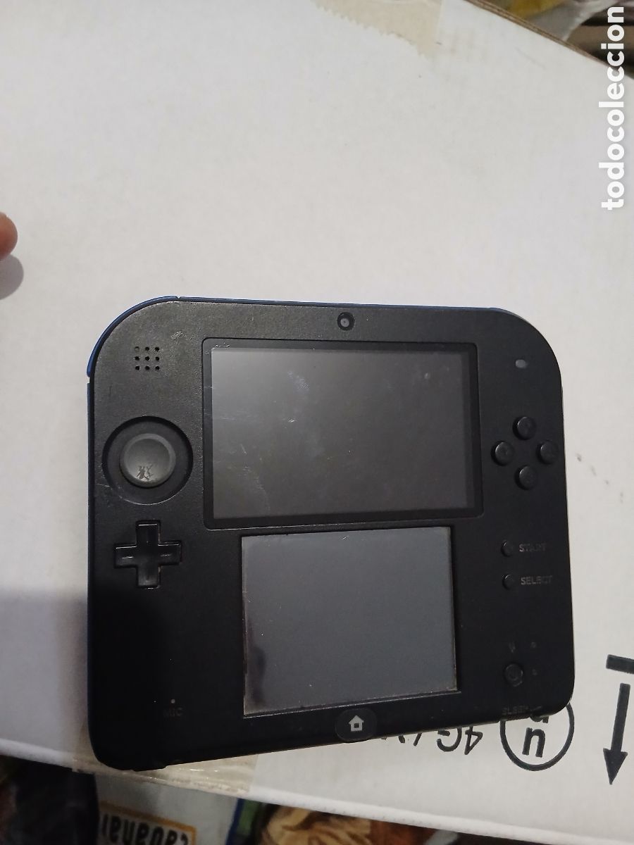 Video Games and Consoles Nintendo 2DS: NINTENDO 2 DS SE ENSCIENDE CON LAS PANTALLAS ROTAS,,VER FOTOS
