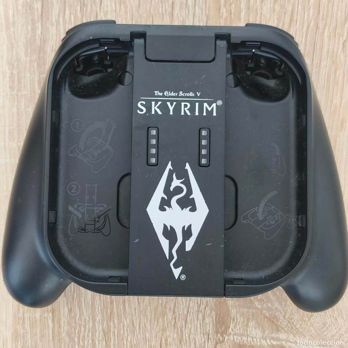 Jeux Vid&eacute;o et Consoles: Hori Joy-Con Handgrip - The Elder Scrolls V Skyrim Edition NINTENDO SWITCH