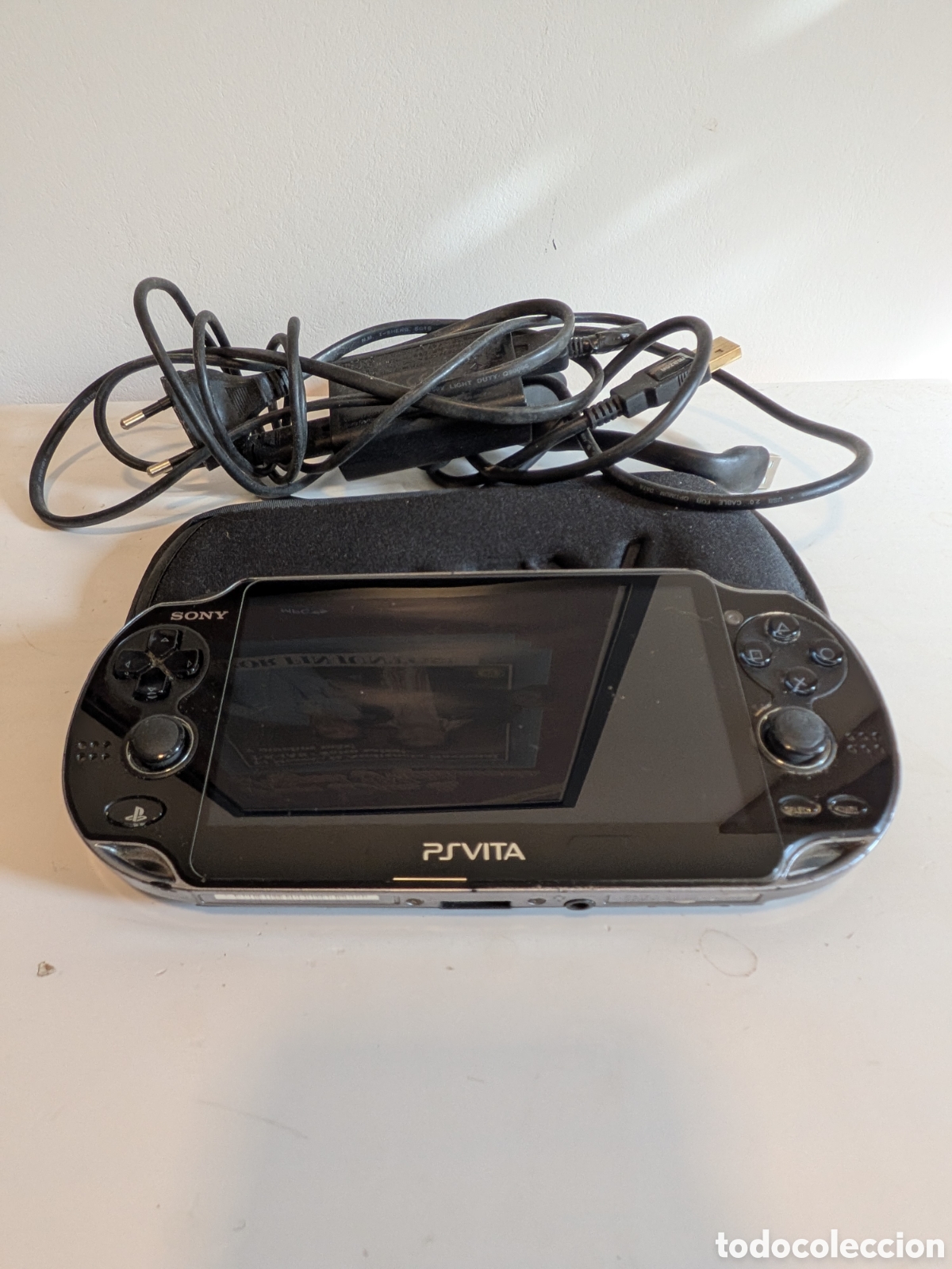 Videojuegos y Consolas PS Vita de segunda mano: PS Vita Modelo PCH-1004 (OLED) - &iexcl;La mejor pantalla para tus juegos! + Accesorios