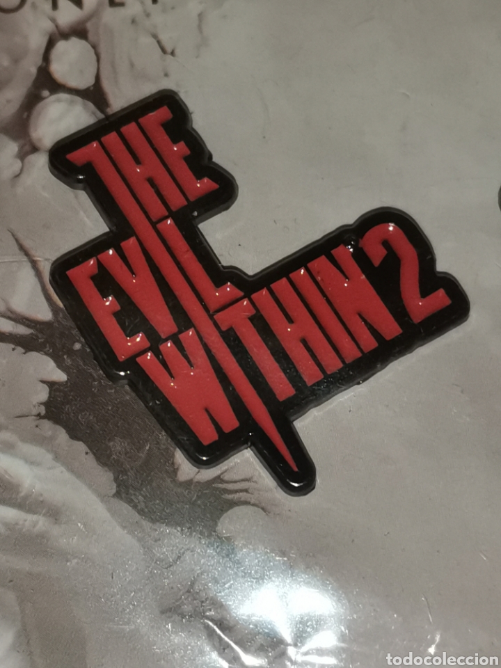 Videojuegos y consolas PS4 de segunda mano: Set de pins the evil within 2 - Foto 3