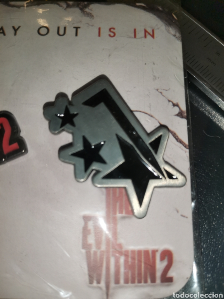 Videojuegos y consolas PS4 de segunda mano: Set de pins the evil within 2 - Foto 4