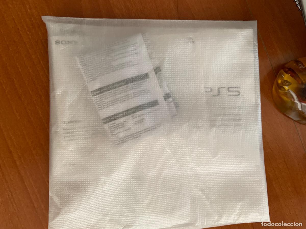 Videojuegos y consolas PS4 de segunda mano: Instrucciones y documentaci&oacute;n PlayStation cinco - Foto 4