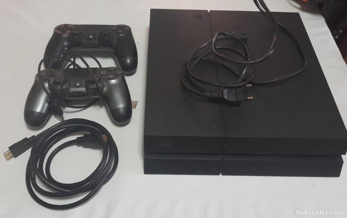 Videojuegos y Consolas PS4 de segunda mano: CONSOLA PLAYSTATION 4 CON DOS MANDOS, CABLE DE ALIMENTACI&Oacute;N Y CABLE HDMI