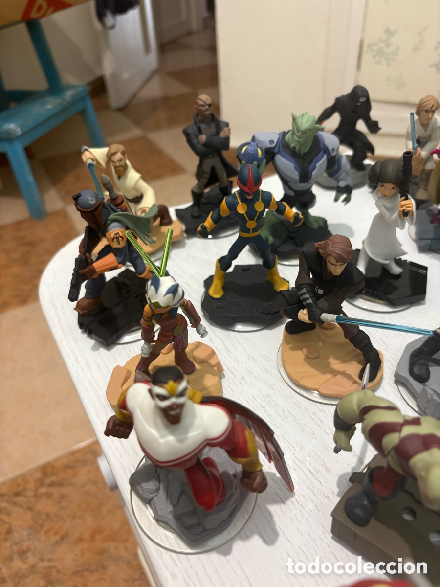 Videojuegos y consolas PS4 de segunda mano: Lote 22 figuras NFC Disney Infinity 2.0 - Foto 3