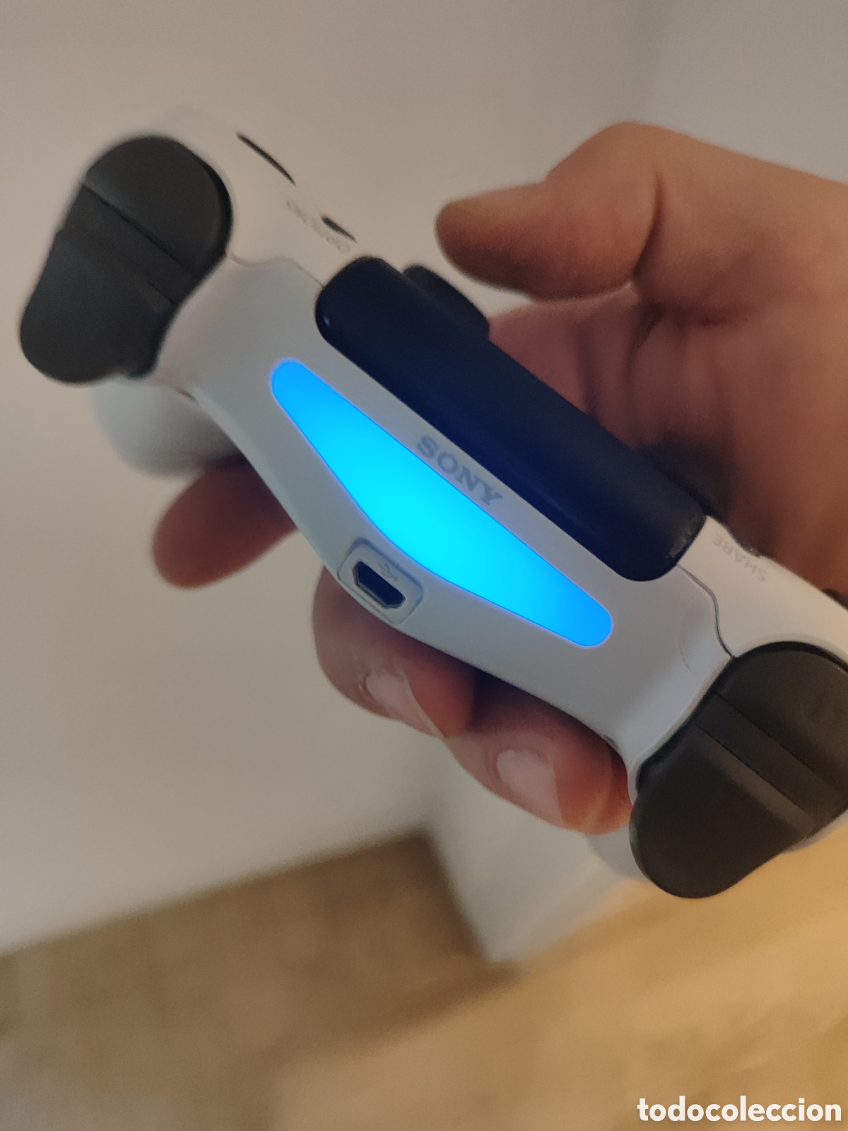 Videojuegos y consolas PS4 de segunda mano: Mando ps4 blanco original - Foto 2