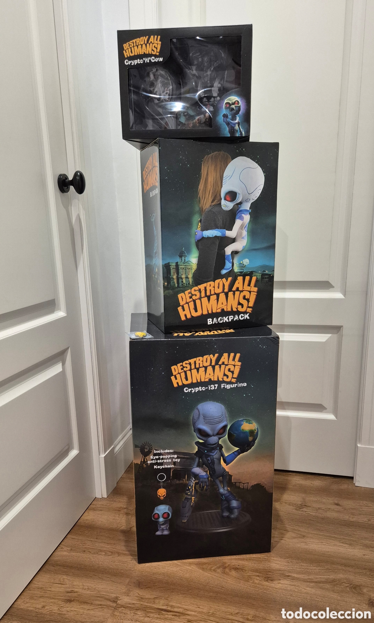 Videojuegos y consolas PS5 de segunda mano: Destroy All Humans! lote oficial coleccionista THQ Nordic estatua Crypto 24&rdquo; + mochila + Crypto'N'Co