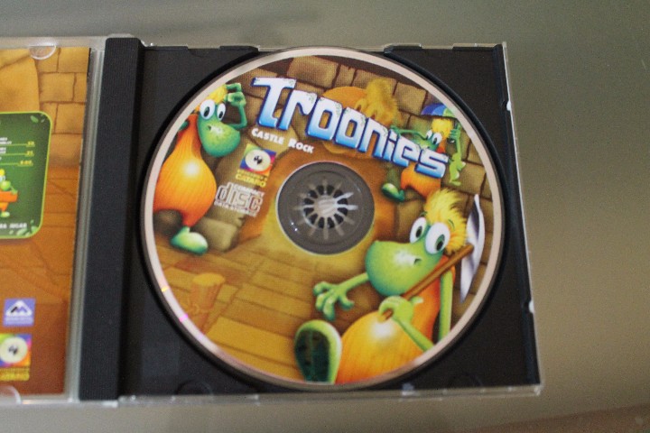 Videojuegos y consolas: JUEGO PC CD-ROM TROONIES CASTLE ROCK - Foto 4
