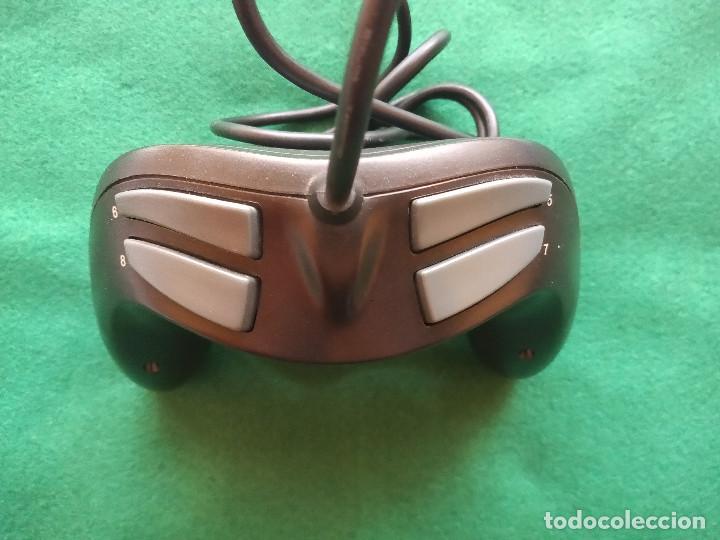 Videojuegos y consolas: Gamepad de 8 botones USB para PC Genius MaxFire G-08XU - Foto 2