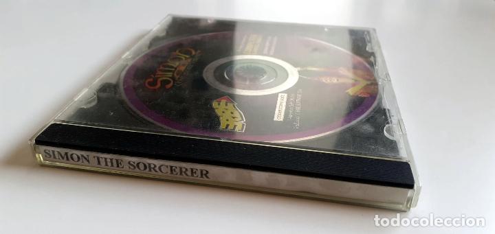 Videojuegos y consolas: SIMON THE SORCERER &bull; PC CD-ROM (RARO) - Foto 2
