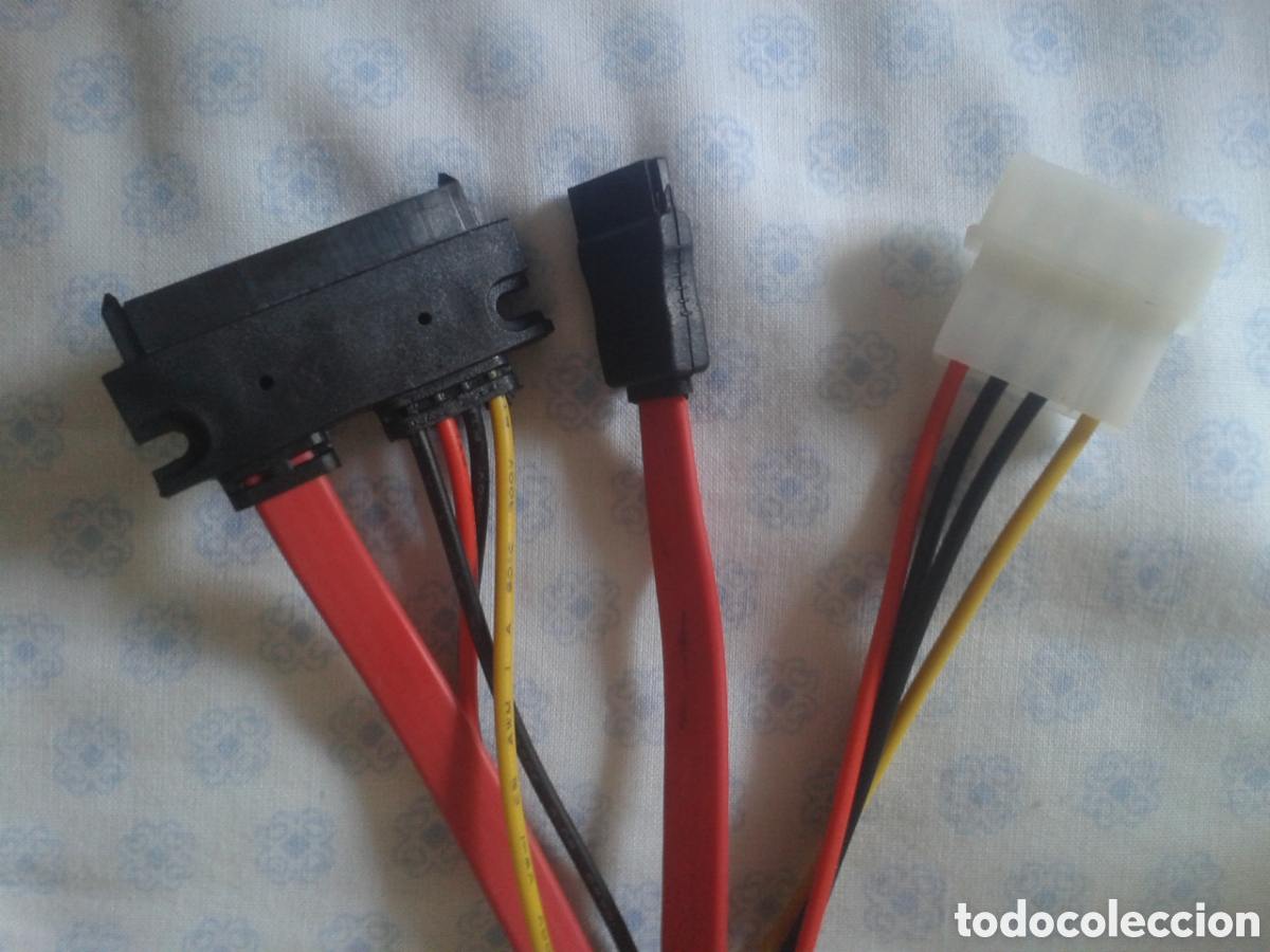 Videojuegos y consolas: Casi cualquier adaptador o cable USB - Foto 1