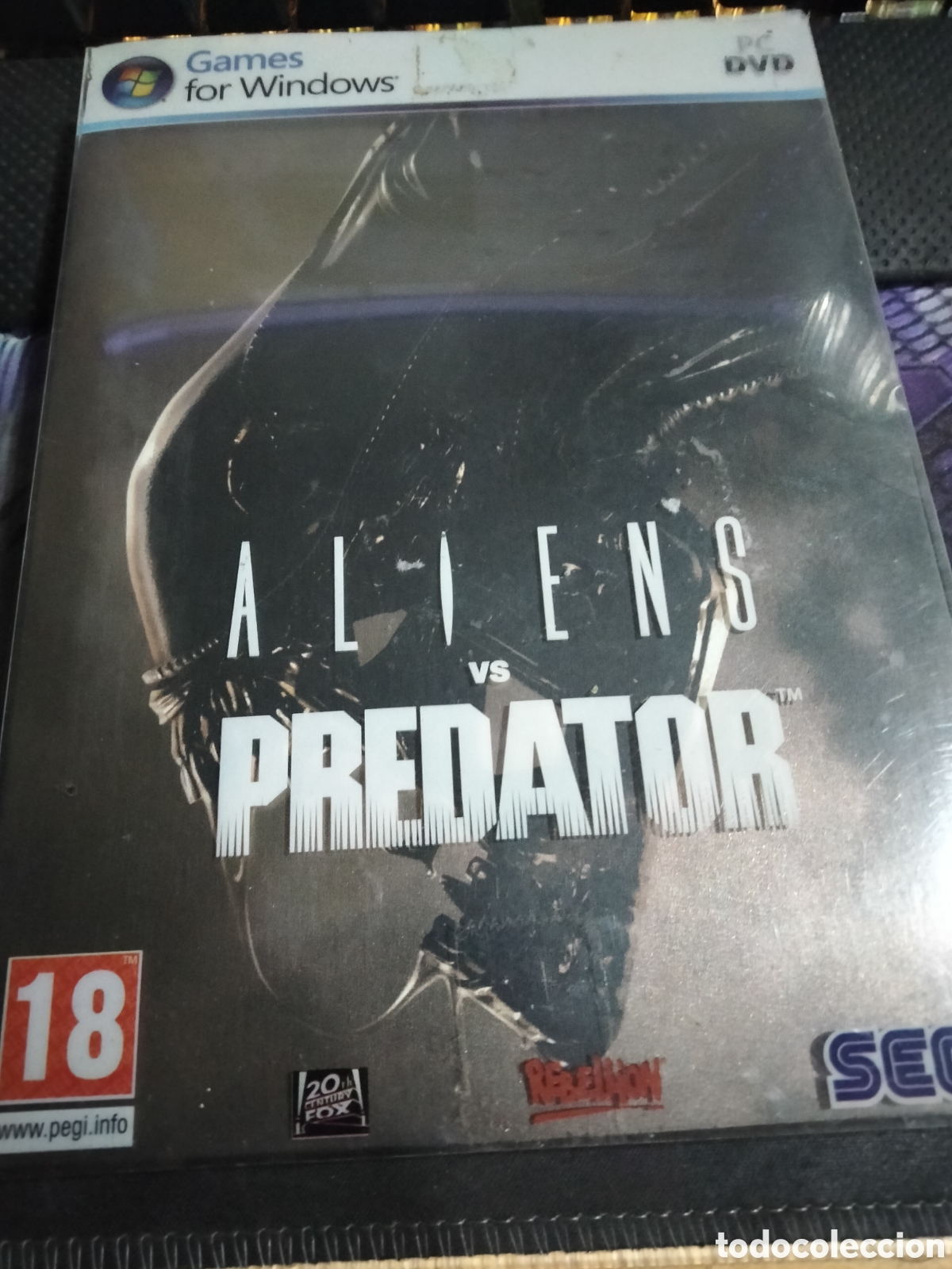 Videojuegos y consolas: Aliens VS predator steelbook Pc - Foto 1