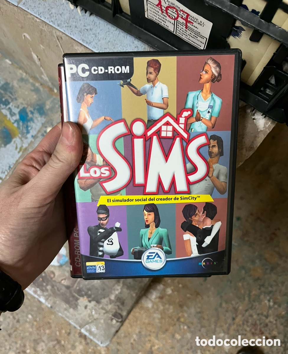 Videojuegos y consolas: Caja10 videojuego PC los sims - Foto 1
