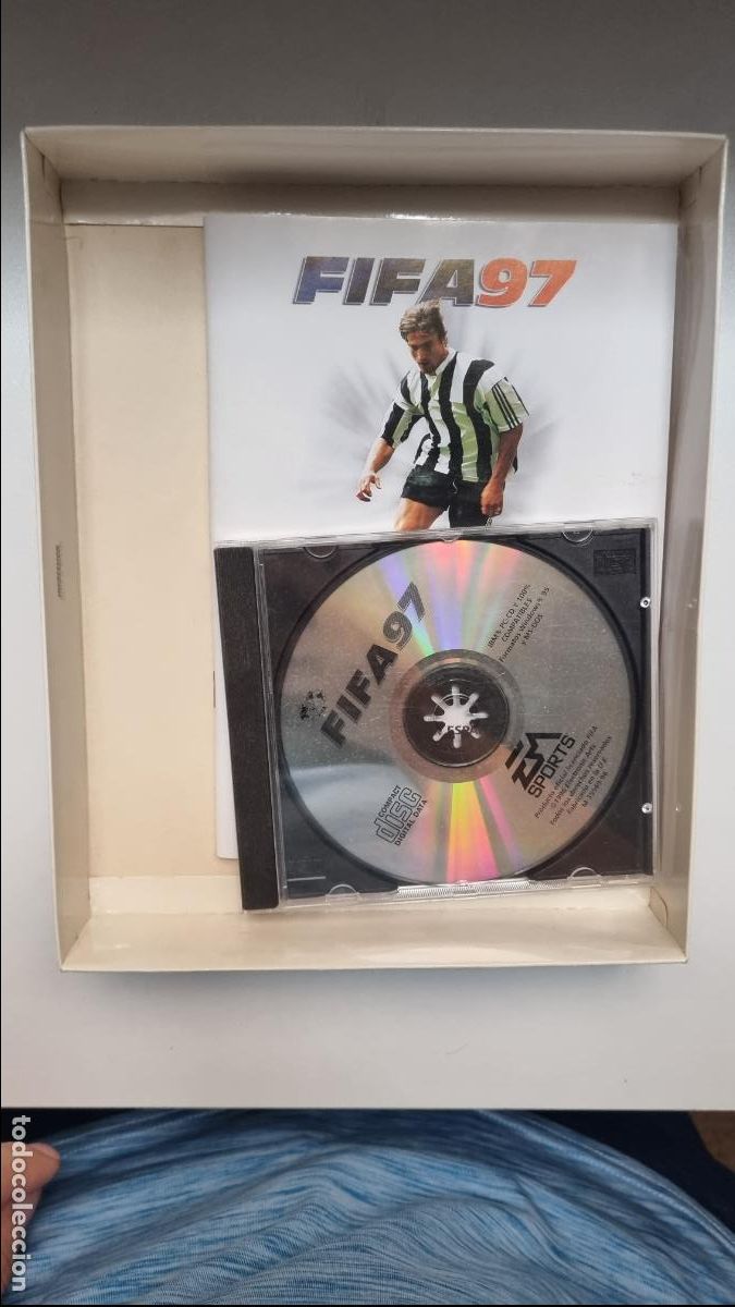 Videojuegos y consolas: Fifa 97, PC, EA Sports, 1996 - Foto 5