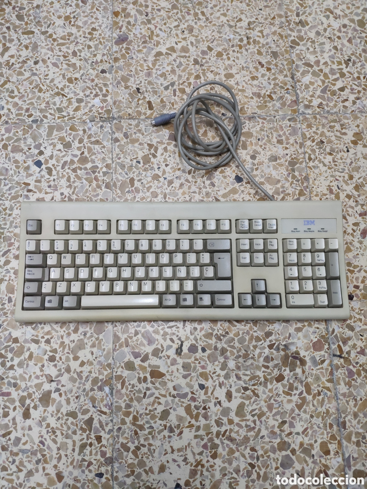 Videojuegos y consolas: Teclado PC IBM KB-8923 Espa&ntilde;ol QWERTY PS/2, Buen Estado y Funcionando