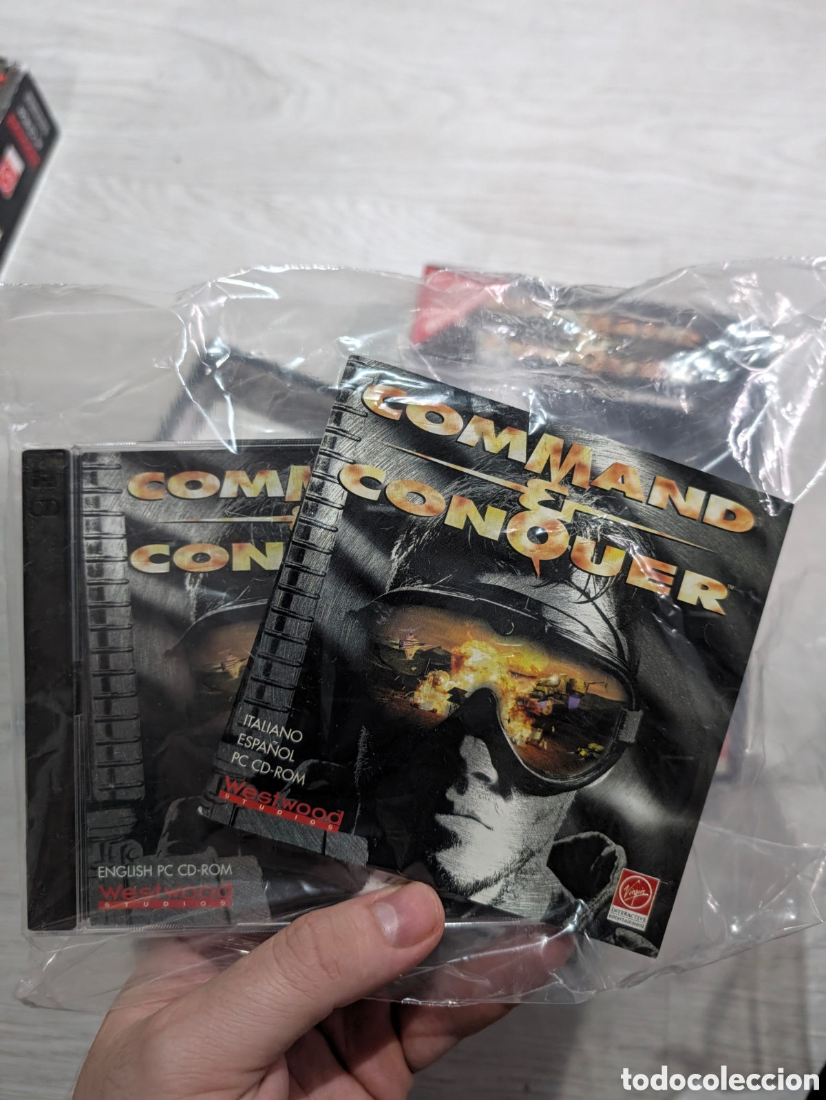 Videojuegos y consolas: Lote 2 juegos antiguos pc Command and conquer originales - Foto 7