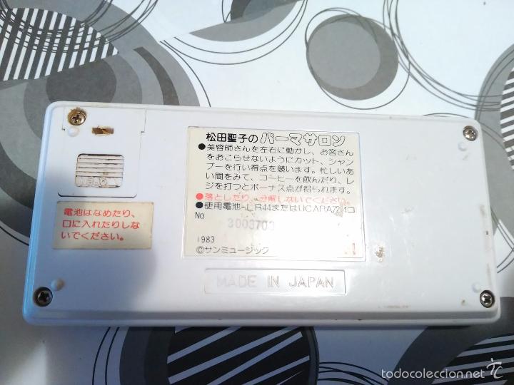 Videojuegos y consolas: CUT & SHAMPOO BANDAI ELECTRONICS NO GAME WATCH 1983 - Foto 2