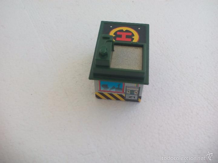 Videojuegos y consolas: Micro machines  galoob 1990, edificio con helipuerto. Army 41. para maqueta.. - Foto 2