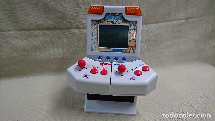 Videojuegos y consolas: M&Aacute;QUINA &Aacute;RCADES WORLD, K&Aacute;RATE FIGHTER - Foto 1