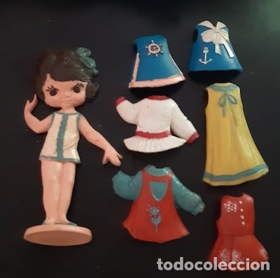 Videojuegos y consolas: MU&Ntilde;ECA RECORTABLE CON SUS VESTIDOS DE PL&Aacute;STICO O CELULOIDE - Foto 1