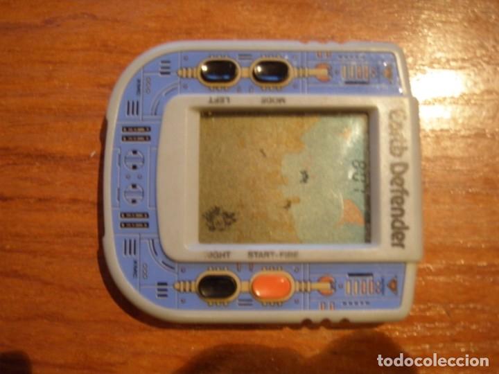 Videojuegos y consolas: MAQUINITA LCD EARTH DEFENDER FUNCIONANDO - Foto 2
