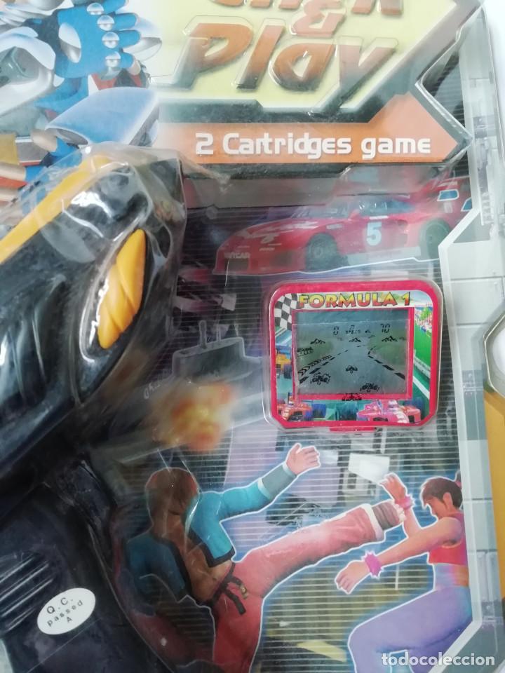 Videojuegos y consolas: SHAKING CLICK & PLAY LCD GAME - GAME & WATCH - NUEVA - Foto 2