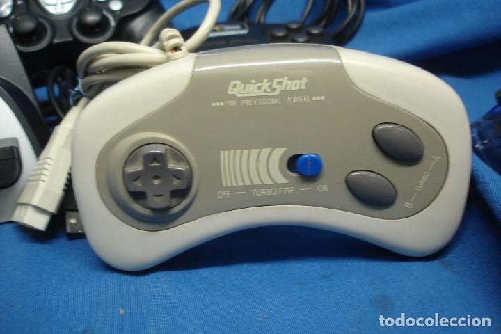 Videojuegos y consolas: LOTE SURTIDO DE JOYSTICK - Foto 4