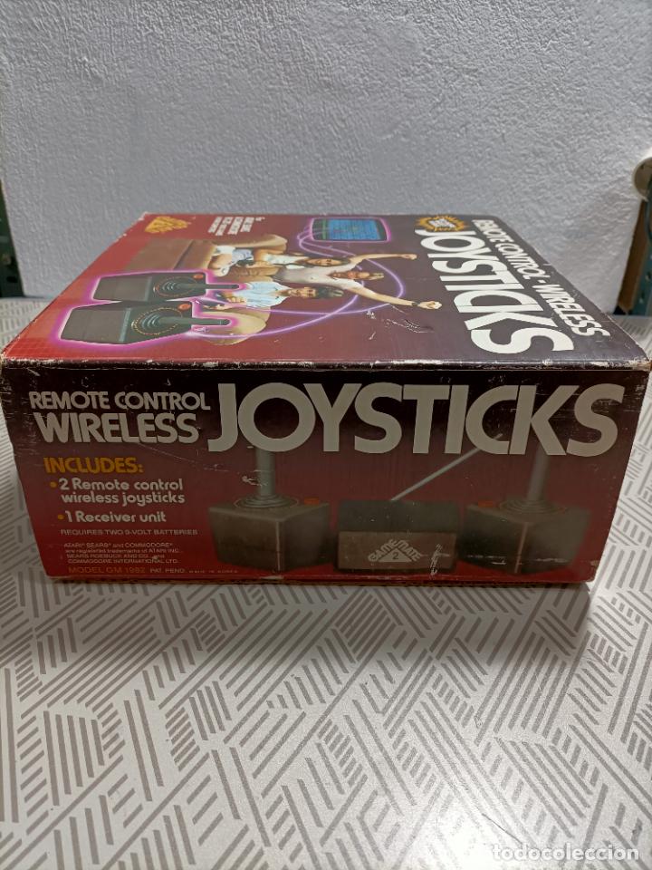 Videojuegos y consolas: Antiguos joysticks inal&aacute;mbricos para consola Atari y comodore - Foto 2
