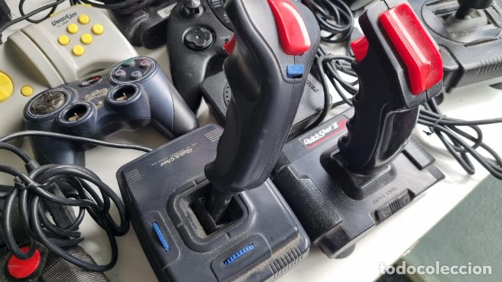 Videojuegos y consolas: 11 CONTROLADORES (JOYSTICK, MANDOS, GAMEPAD, MEGA DRIVE, MASTER SYSTEM, PC (A REPARAR) - Foto 4