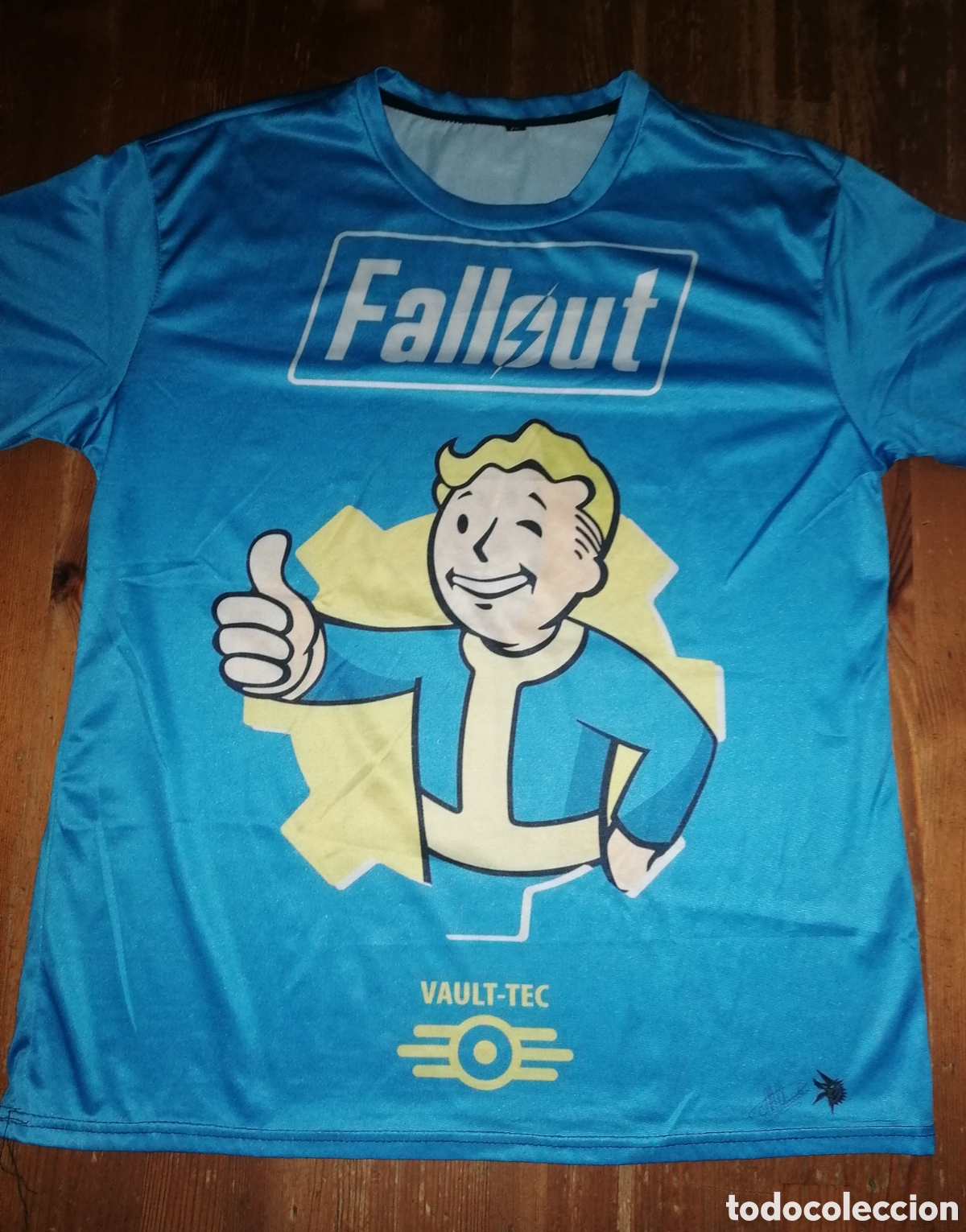 Videojuegos y consolas: Antigua camiseta FALLOUT - VAULT-TEC - Foto 1